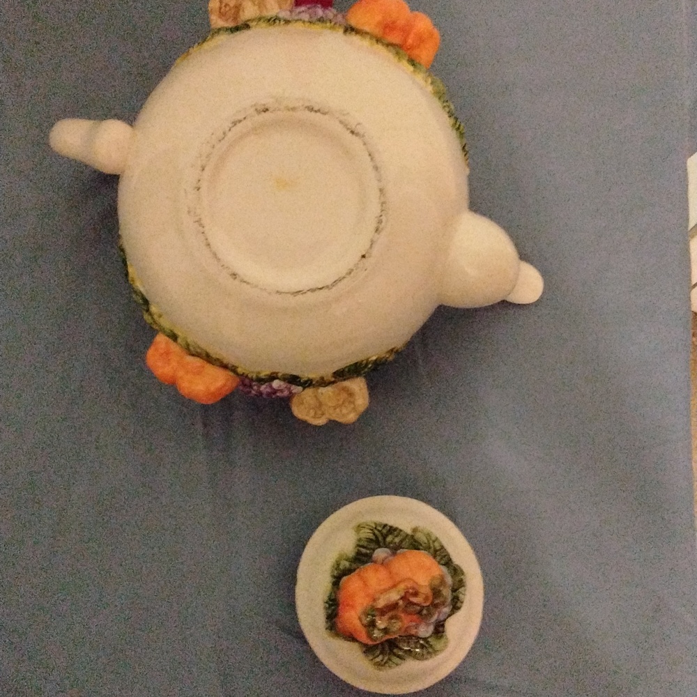 Cute Harvest Fall Teapot! New! - Picture 4 of 5
